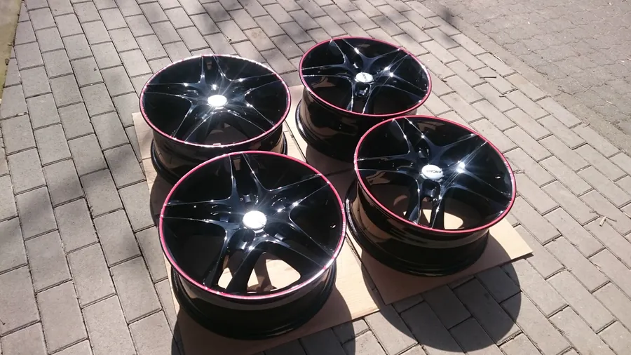 HiGloss Black RAL 9005 Hochglanz: Produktbild